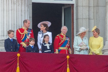 POKUŠALI DA OTMU PRINCEZU!  Neviđena drama odvijala se u kraljevskoj porodici - pucalo se na sve strane, jedva pobegla od otmičara