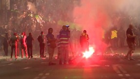 BLOKADERSKI TEROR U SRBIJI! Rušili, palili i povredili 127 policajaca! (VIDEO/FOTO)