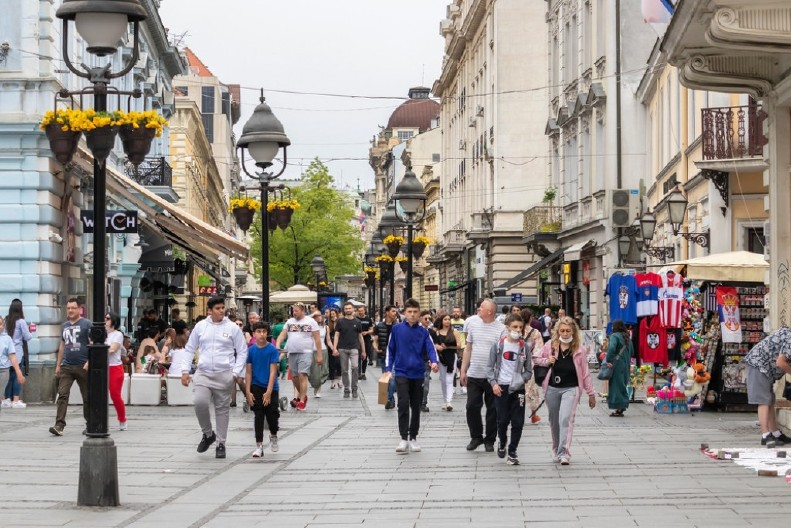 ''JE L’ OVAJ NORMALAN?" Stranac postavio bizarno pitanje o Beogradu, ljudi ga brutalno isprozivali u komentarima! (FOTO)