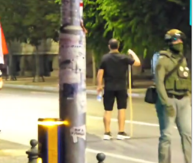 BLOKADERI NAORUŽANI MOTKAMA I GAS MASKAMA KOD MERKATORA! Scenario kao sa ulica Kijeva! (VIDEO)