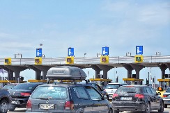 NEZAPAMĆENA GUŽVA NA OVOJ GRANICI! Čeka se do 8 SATI, kolona duga šest kilometara!