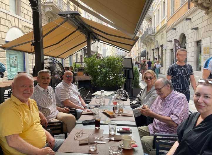 ''KREPAŠE OD GLADI'' U VUČIĆEVOJ SRBIJI! Blokaderi skoknuli do Trsta da poguraju rušenje sopstvene države!