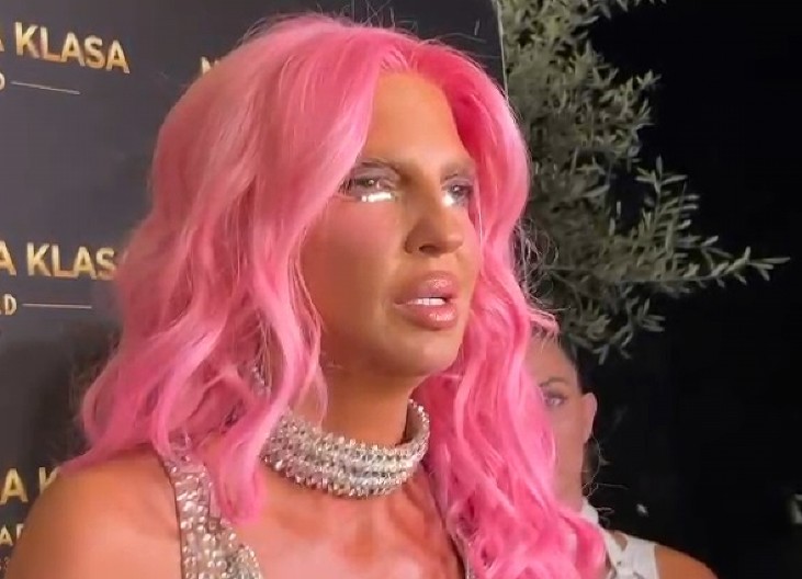 KARLEUŠA SLOMLJENA ZBOG SMRTI Očajnički čekala da joj se jave na telefon i kažu da je sve u redu! (VIDEO)