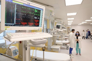 S PROSLAVE UMESTU KUĆI ZAVRŠILI U BOLNICI Bizarno ranjavanja supružnika nakon porodične fešte