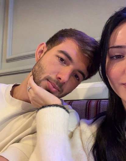 "NIJE MI SE SVIĐAO, ALI MI JE UPLATIO 10.000 EVRA!" Influenserka šokirala nakon što je prevarena u 4. mesecu trudnoće!