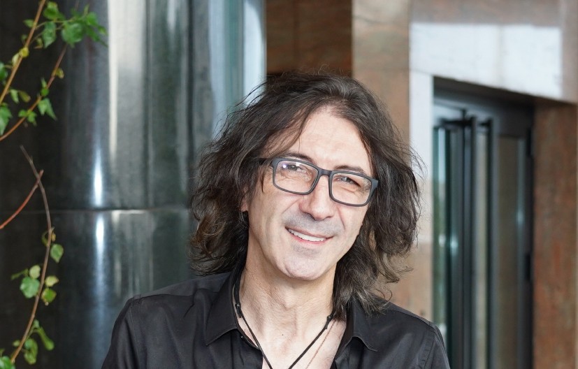 RALE OTKRIO ŠTA SE KRIJE IZA SNIMKA ANE NIKOLIĆ SA RANAMA NA GLAVI Kompozitor tvrdi da ništa nije kako izgleda