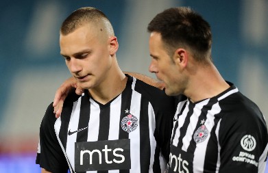 GDE NIKOLA STADE, NIKOLA ĆE DA PRODUŽI Leće umesto Crnogorca doveo bivšeg napadača Partizana i uštedeo 20 miliona