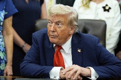 TRAMPOVE MERE "RADE"? Američka ekonomija naglo porasla u drugom kvartalu! Objavljene brojke