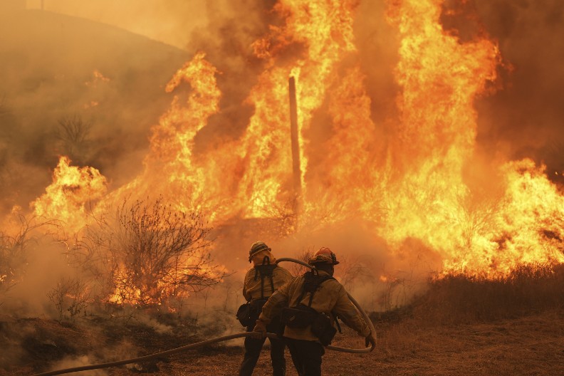 PAKAO U UŽICU! Vatrena stihija progutala dom, stanovnici u šoku (FOTO)