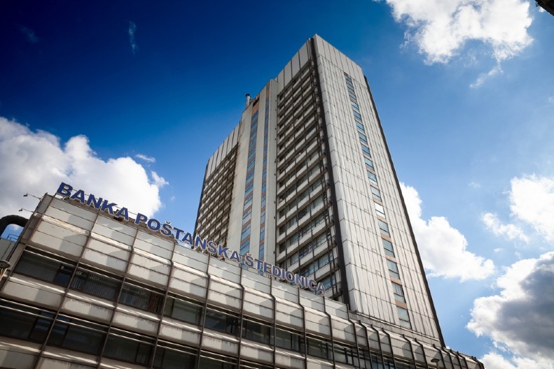 ZA MANJE OD DVA DANA REALIZOVANA 203 KREDITA Navala kredita na Banku Poštanska štedionica posle smanjenja kamata