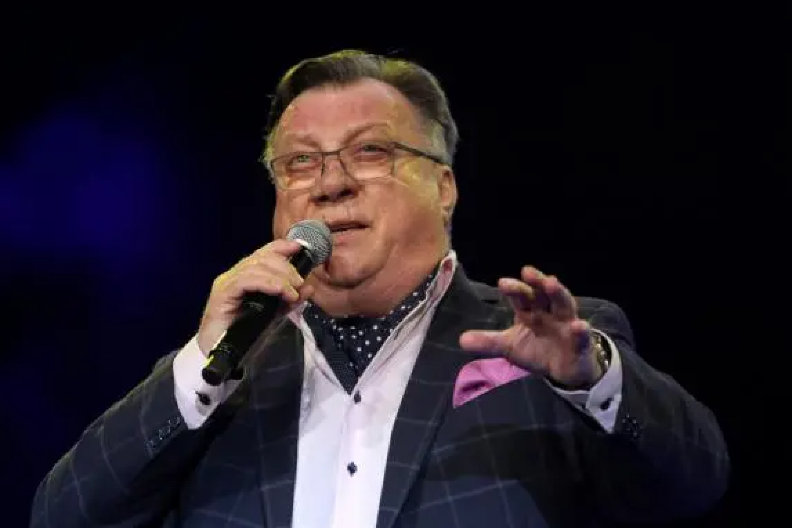 "STAVILI SU ME U VEŠTAČKU KOMU, DOBIO SAM VODU U PLUĆIMA" Halidu Bešliću doktori jedva spasli život: "Stižu me godine..."