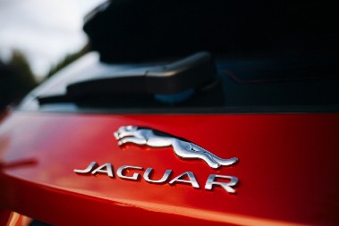 Od prikolice do prestiža – Jaguar ostaje kralj luksuza