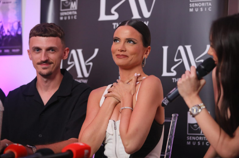 MILICA PAVLOVIĆ OTKRILA ŠTA SE DESILO U DVORIŠTU VILE SAŠE POPOVIĆA Pevačica 6 meseci od njegove smrti obelodanila sve