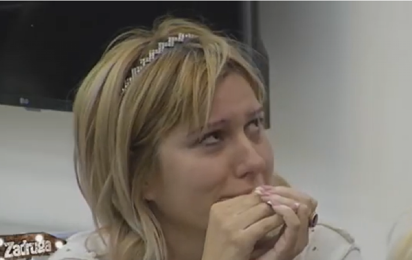 JELENA GOLUBOVIĆ NA SEDATIVIMA! Smrt bliske osobe je potpuno slomila: ''Mama ne prestaje da plače''