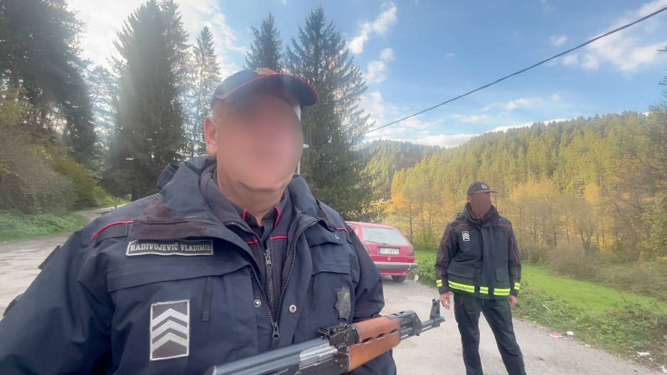 STEŽE SE OBRUČ OKO NAPADAČA SA MOTORA Potraga za pucačima koji su ranili Tamaru (24)