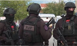 VELIKA POLICIJSKA AKCIJA U BARU: Razbijena mreža uličnih dilera droge