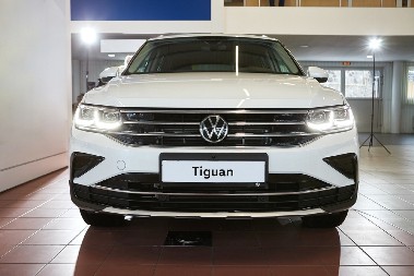 ULOŽENA MILIJARDA EVRA ŠTEDI ČETIRI Folksvagen potpuno prelazi na AI