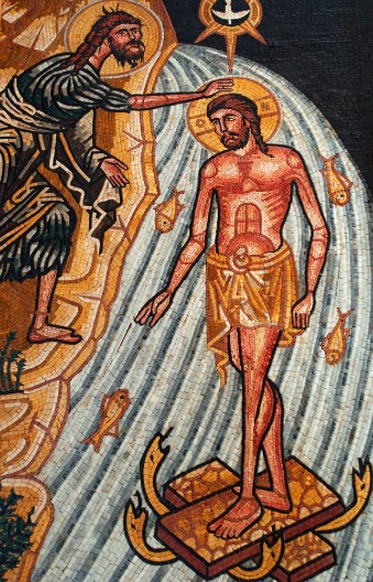 SUTRA SE OBELEŽAVA USEKOVANJE GLAVE JOVANA KRSTITELJA Vernici ne jedu i ne piju ništa crveno,  ko se ogreši o ove običaje, pratiće ga nepravda