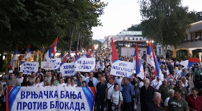 VRNJAČKA BANJA USTALA Ogroman skup građana protiv blokada (FOTO/VIDEO)