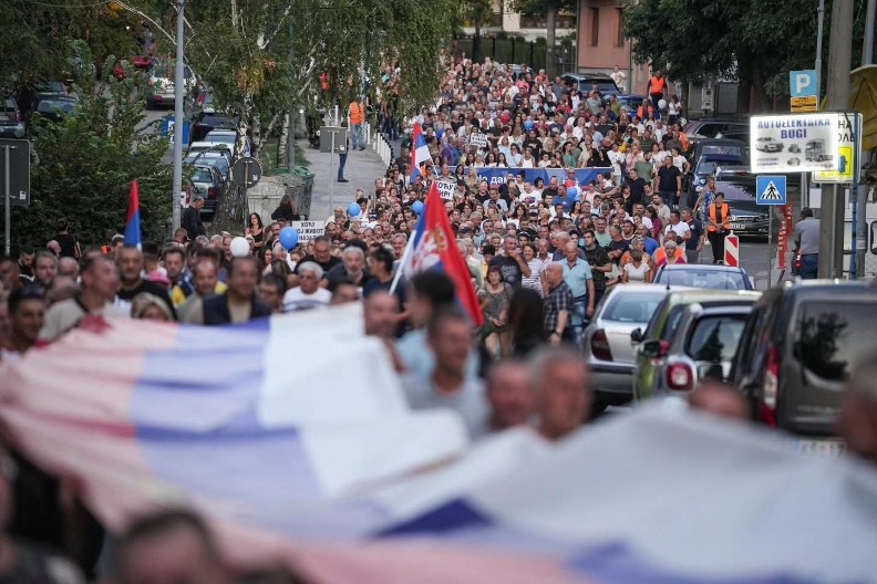 NAROD JE POBEDIO! SRBIJA JE POBEDILA! Oglasio se Vučić!