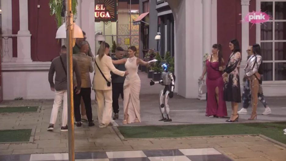 SRUŠEN APARTMAN U ELITI Učesnici doživeli šok kada su ugledali ovaj prizor: "Pustoš ostala" (VIDEO)