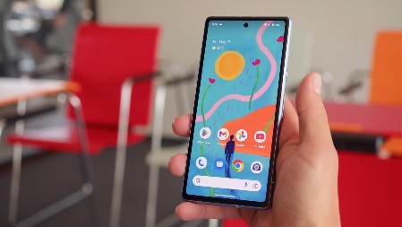 MENJATE TELEFON SVAKE GODINE? Nemojte, to je bacanje para, iz četiri razloga