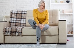 SIMPTOM ZAČEPLJENIH ARTERIJA JAVLJA SE NA NOGAMA Može da ugrozi srce, nemojte ga ignorisati