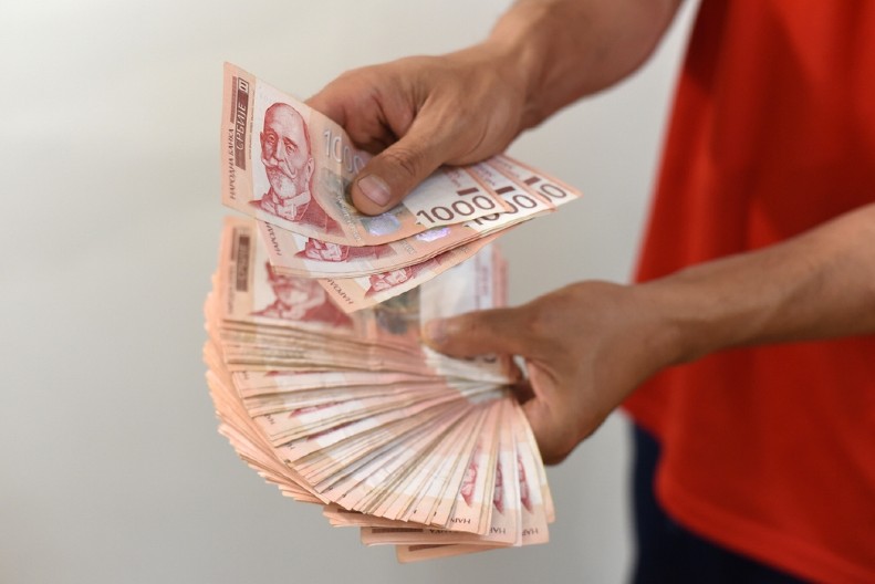 JOŠ 20.000 DINARA OD DRŽAVE Evo ko ima pravo da se prijavi, rok je 30. septembar