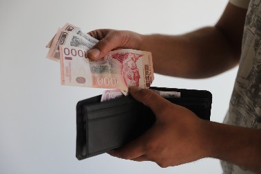 PENZIONERI, PAŽNJA - ROK JE DECEMBAR 2025. Ako ova grupa starijih građana ne pošalje potvrdu, mogli bi da ostanu bez novca