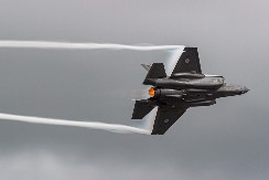 HITNO PRIZEMLJENI AVION F-35! Drama na nebu, piloti momentalno okrenuli ka pisti!