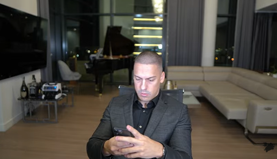 "REKETIRAO ME JE ZA 25.000 EVRA!" Baka Prase u žestokom javnom sukobu sa Lukom Bojovićem