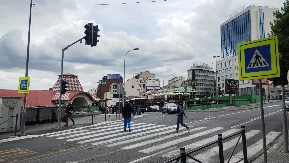 "ZAUSTAVIO ME JE UGLEDNI GOSPODIN, A ONDA NASILNO POKUŠAO DA ME POLJUBI U USTA!" Na ovim lokacijama u Beogradu manijaci vrebaju usred bela dana!