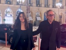 RASKINULI MONIKA BELUČI I TIM BARTON  Pukla ljubav nakon 3 godine veze - najlepša žena na svetu progovorila o razlazu!