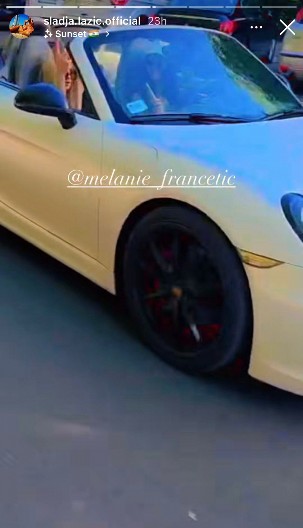 STARLETA DIVLJA U BESNOJ MAŠINI Pali gume na ulicama Beograda u kabrioletu od 50.000 evra! (VIDEO)