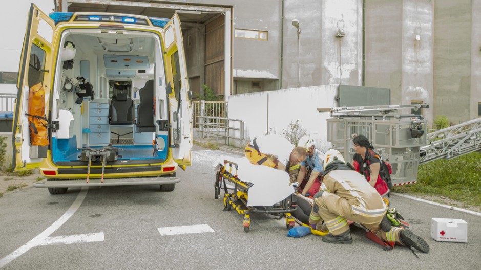 ŽENA ISPALA IZ TROLEJBUSA Preminula na licu mesta