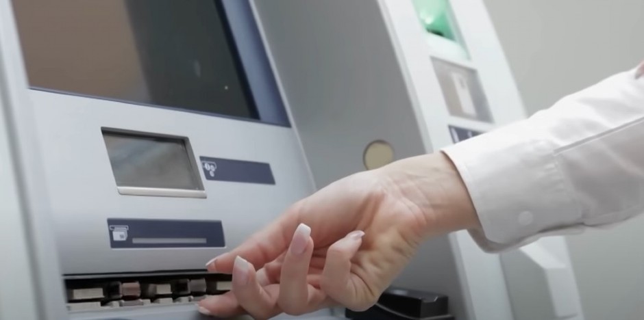 TRIK NA BANKOMATU KOJI ĆE VAS SAČUVATI OD PREVARA! Jedno dugme je ključno za to, a nalazi vam se ispred nosa