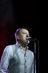 OVO JE VANBRAČNI SIN HARIJA MATA HARIJA Pevač ženu varao 10 godina, a ovo su detalji afere sa ljubavnicom!