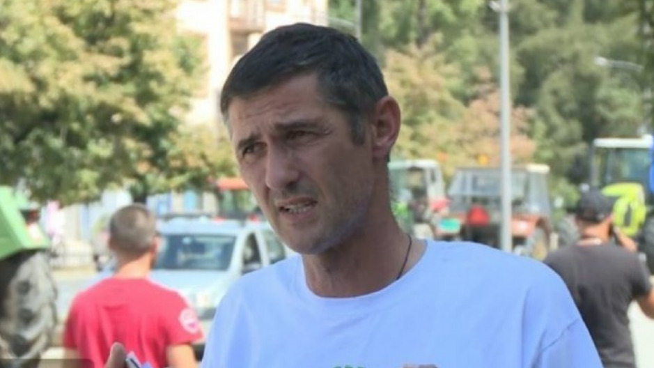 SKANDALOZNO! EVO KO JE LAŽNI PAOR KOJI TERORIŠE SRBIJU! Mileta Slankamenac, dok našoj deci blokira fakultete, svoje ćerke školuje u Mađarskoj!