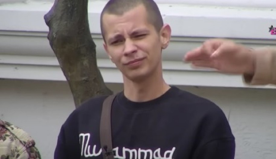 "POZAMLJIVAO SAM PARE ZA ŽIVOT, PREVIŠE SAM DUŽAN" Sin Site Ahmić ne prestaje da frapira celu naciju priznanjima: "Branila mi je da idem u školu"