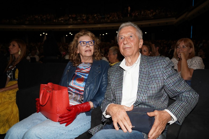 ZAŠTO SE GORDANA NIKADA NIJE RAZVELA OD MIROSLAVA ILIĆA? Znala je za afere, a pevač je sada otkrio šta se krije iza braka dugog 50 godina