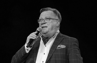 PEVAČ RIDA ZBOG SMRTI HALIDA BEŠLIĆA Bio mu je veliki prijatelj: "Kao da ste me polili vrelom vodom"