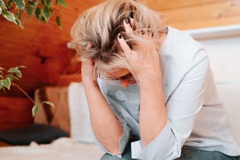 NEUROLOG SAVETUJE  Svako ko ima glavobolju treba da popije ova 2 napitka, a evo i zašto!