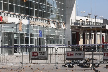 Novosadski tužilac Josimović u rešenju o odbijanju veštačenja FBI opisao kako je pala nadstrešnica na način koji je suprotan od dopunjene optužnice koju je podigao?!