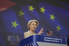 EVROPSKI PARLAMENT IZGLASAO POVERENJE URSULI FON DER LAJEN!