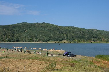 TAJNA VODENA OAZA ŠUMADIJE: Da li ste čuli za jezero na koje se spušta magla i koje zovu srpskim Loh Nesom?