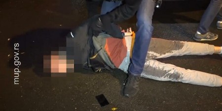 PRITVOR ZA RAZBOJNIKA Prišao starijoj ženi, pa joj sa vrata  otrgao zlatni lanac