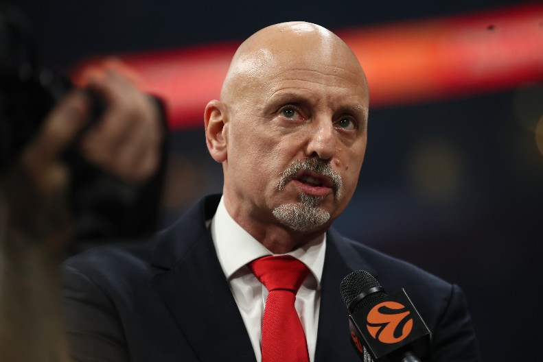 "VRATIO SE KUĆI, SPREMAN DA JURI SNOVE" Crvena zvezda se javila emotivnom objavom zbog povratka Saše Obradovića