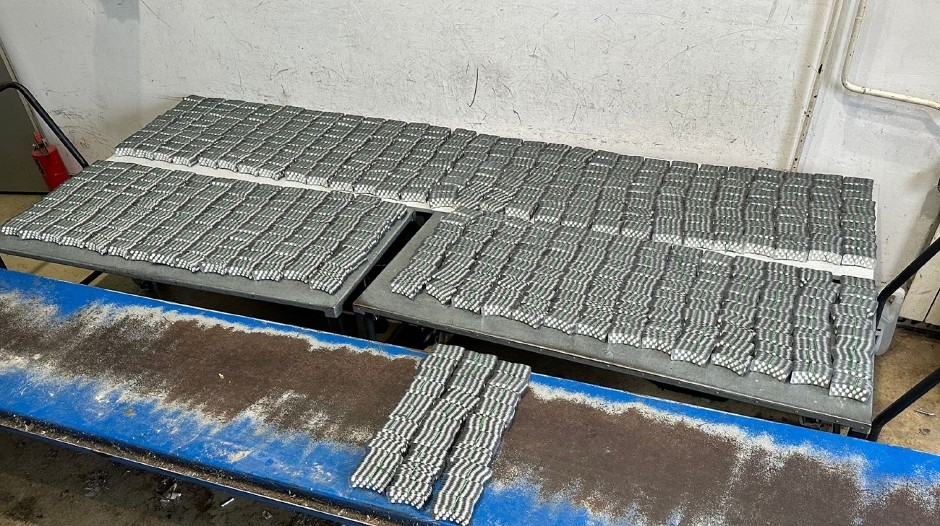OTKRIVENO 90.000 TABLETA Carinici se šokirali kad su otkrili OVAJ ZABRANJENI TOVAR u kombiju na Horgošu (FOTO)