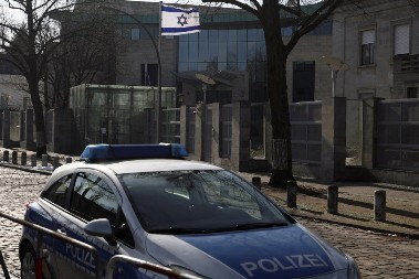 DRAMA U ŠKOLI Učenik prskao biber sprejom vršnjake, povređeno 15 DECE