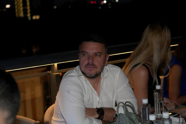 PEVAČU MAJKA UMRLA NA RUKAMA Podelio javno najteže trenutke: Pričaš poslednje reči, ne znaš da li te čuje